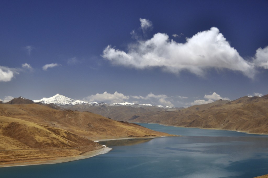 Yamdrok Lake
