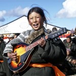 Golok girl singing