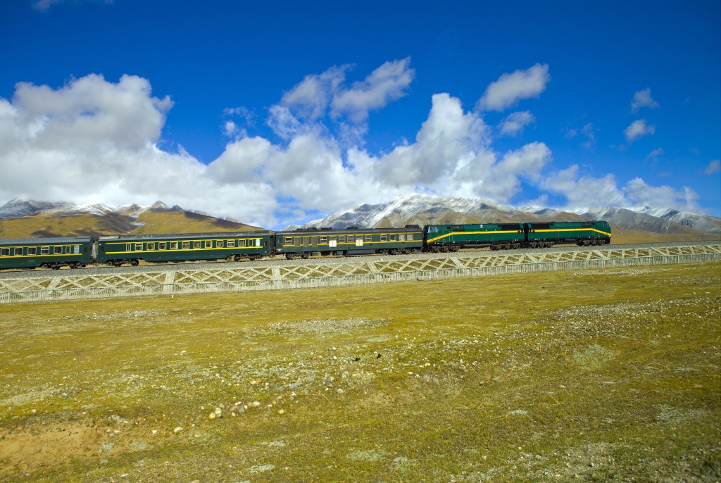 Train traveling on the Tibetan Plateau