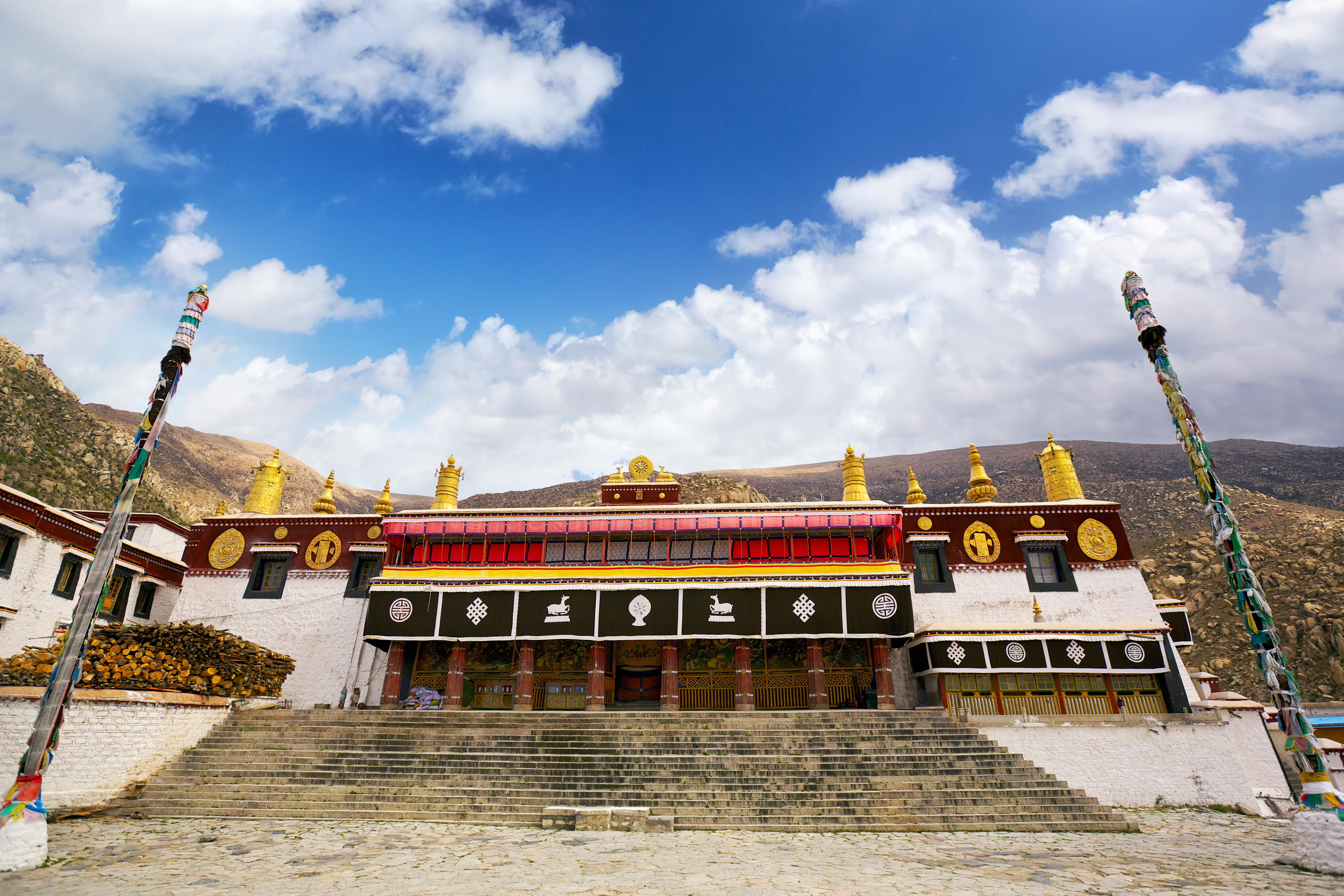 Tibet is not closed in February and March