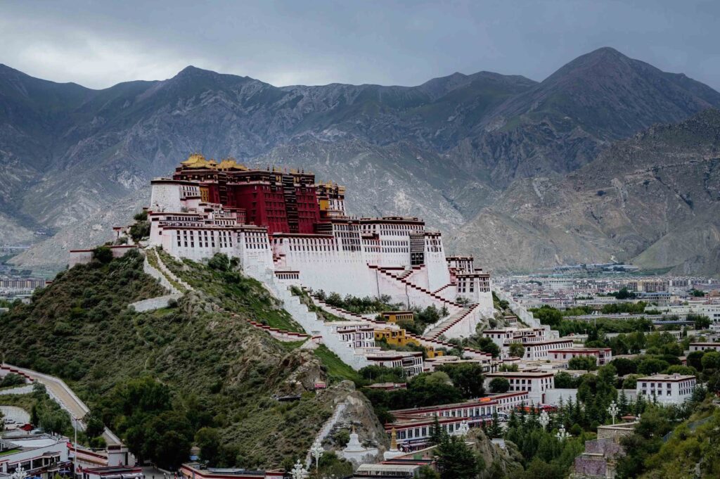 Beware of Online Scammer for traveling to Tibet and Nepal